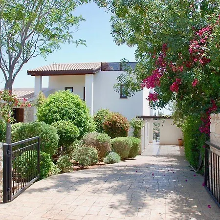 “the Secret To Enjoying The Perfect Holiday″-villa Thrasos Kouklia