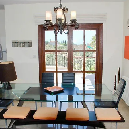 “the Secret To Enjoying The Perfect Holiday″-villa Thrasos Kouklia